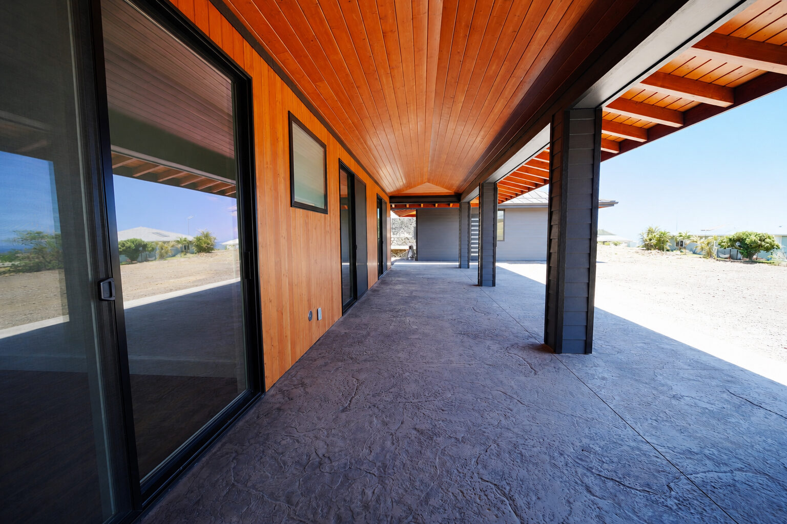 Indoor-outdoor lanai living